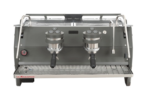 La Marzocco Strada S AV se dvěma pákami zepředu